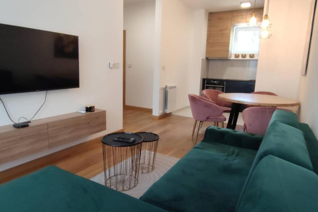 Appartement SNP city center lux à Novi Sad Extérieur photo